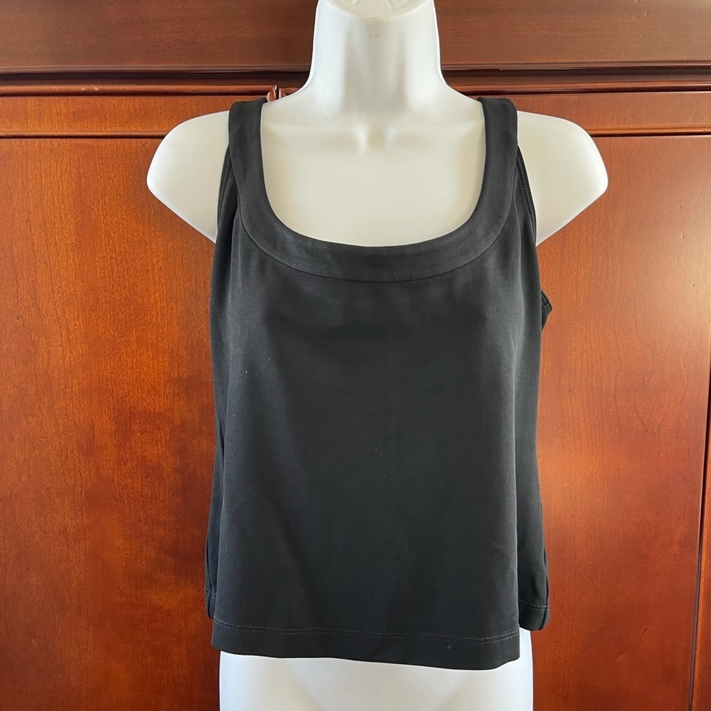 Linda Allard ELLEN TRACY black scoop neck blouse